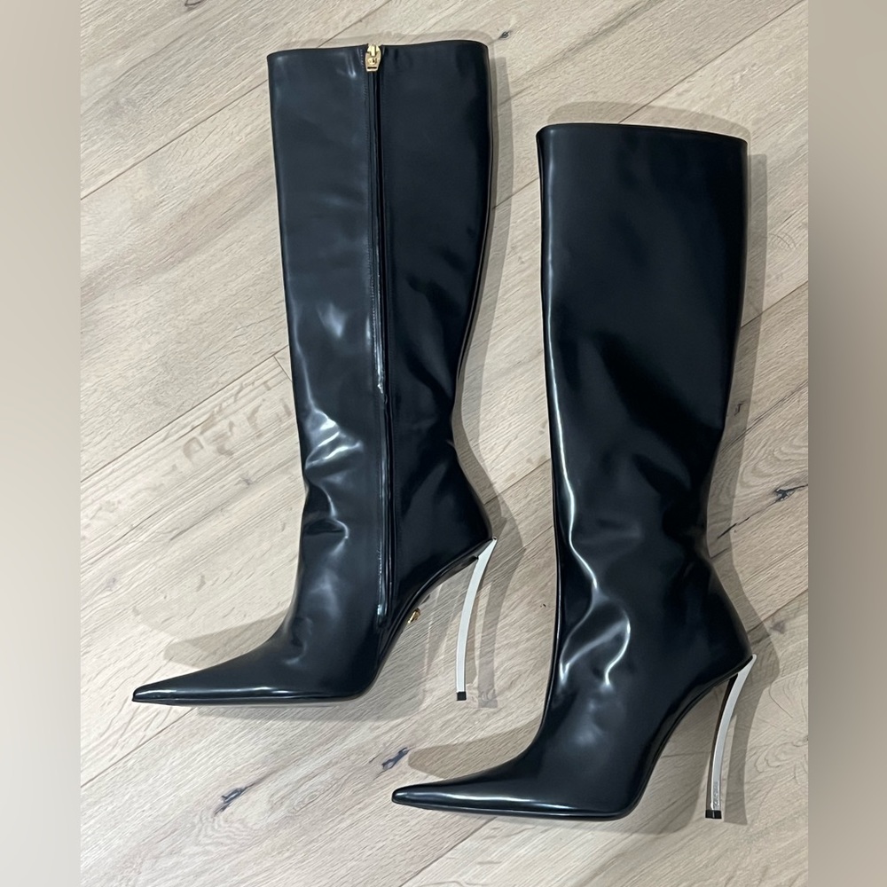 Versace Pin Point Boot - never worn - Picture 5 of 8